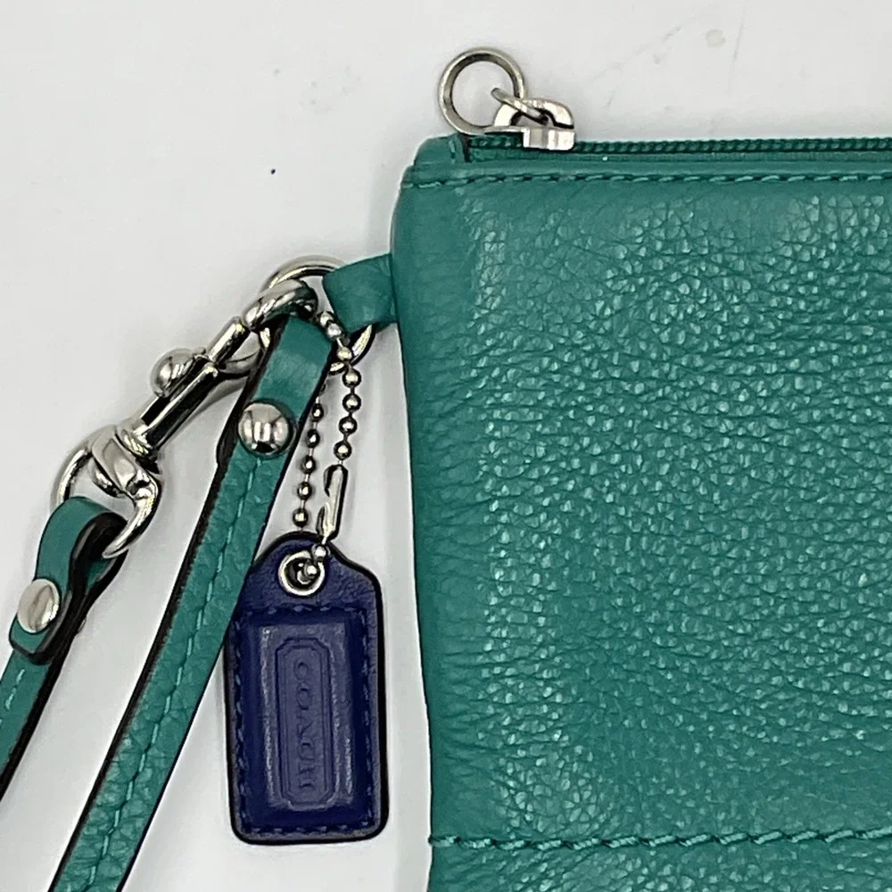 Coach Green Pebbled Leather Wristlet w/ Zipper Accent & Bag Charm *READ